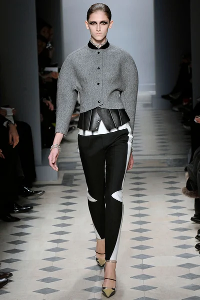Look 18
